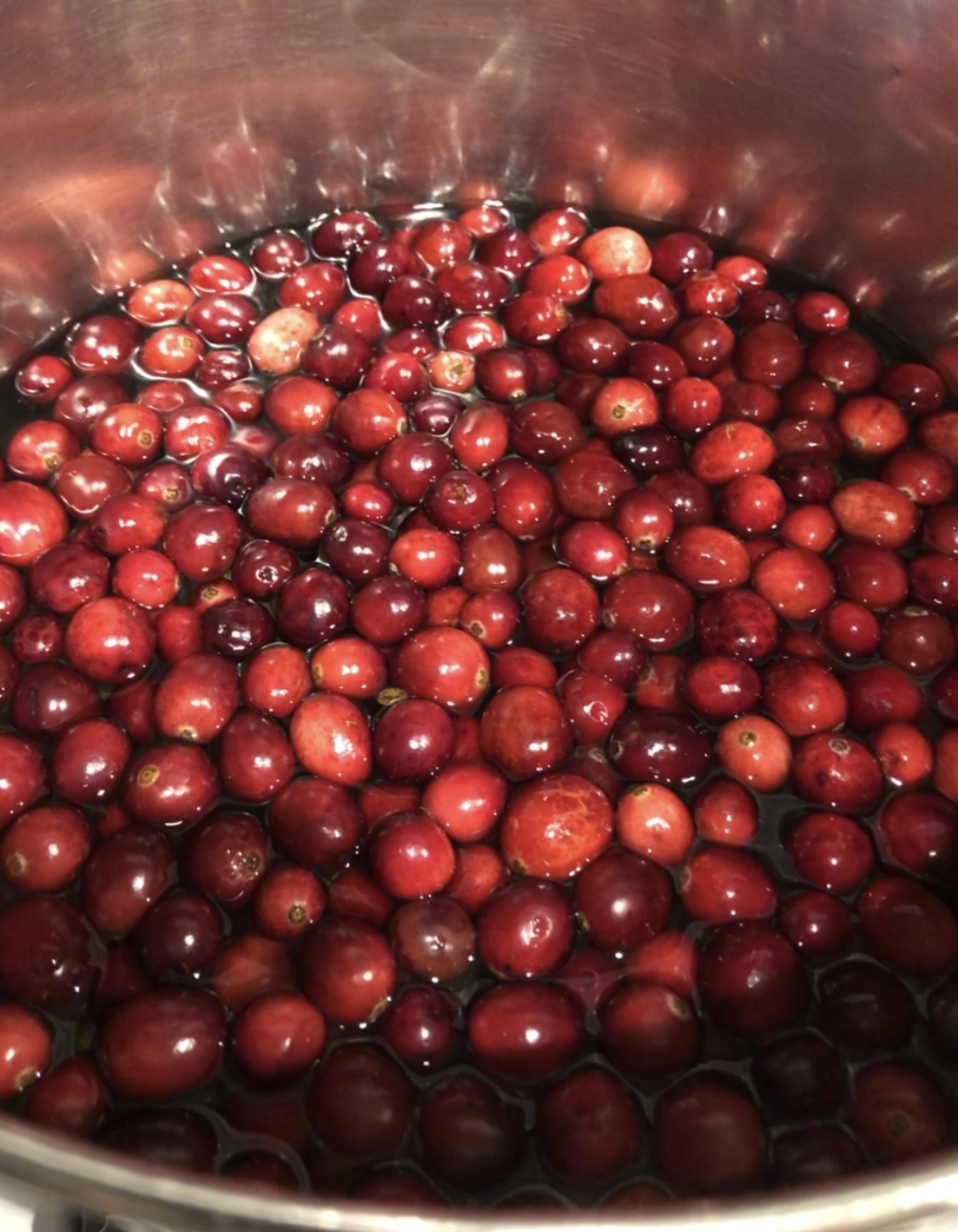 Organic cranberries and water