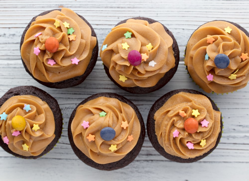 organic chocolate peanut butter vegan cupcakes