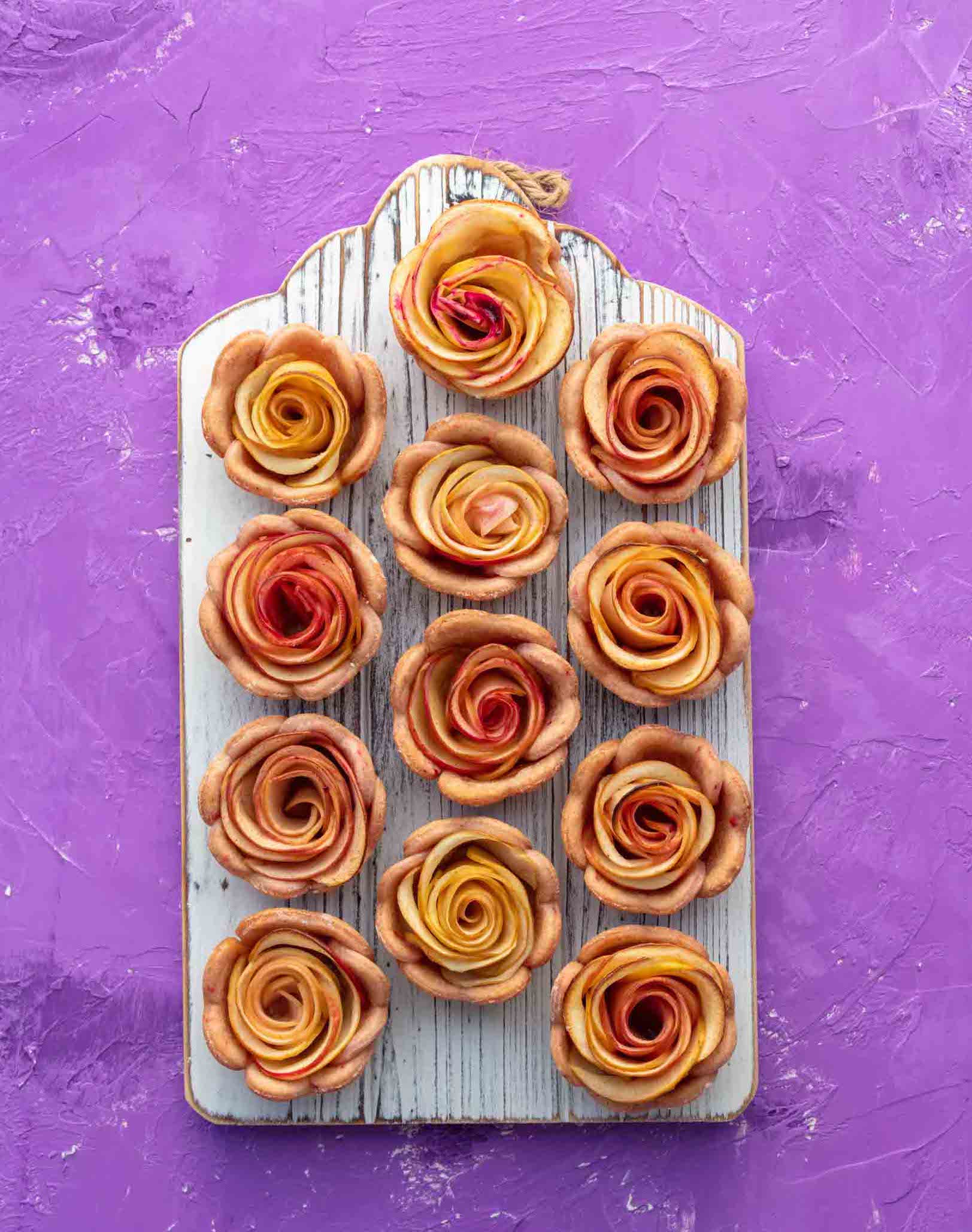 mini apple rose pies