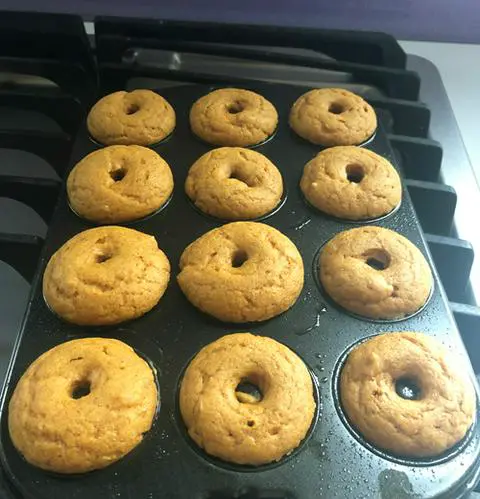 baked mini vegan pumpkin spice donuts