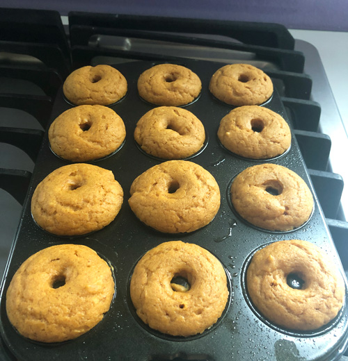 baked mini vegan pumpkin spice donuts