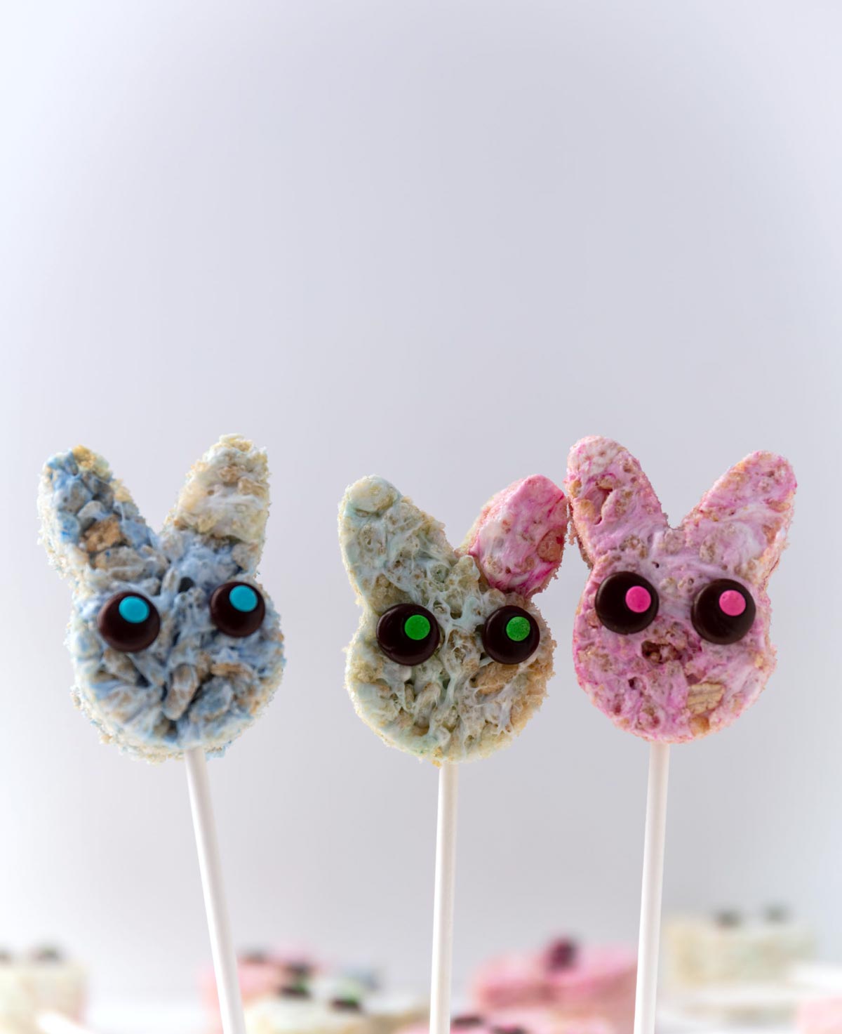 vegan rice krispie treat lollipops