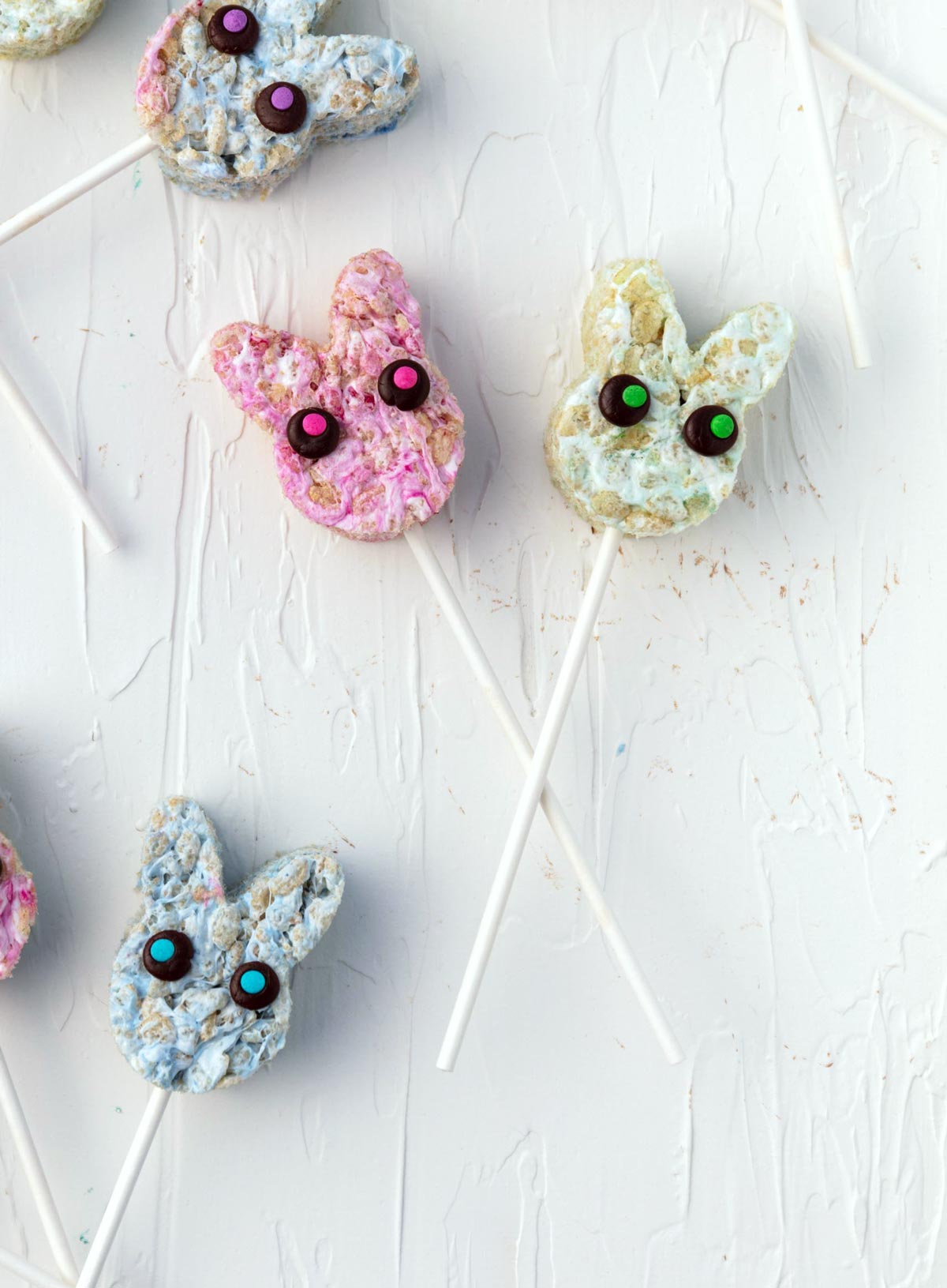 vegan rice krispie treat lollipops