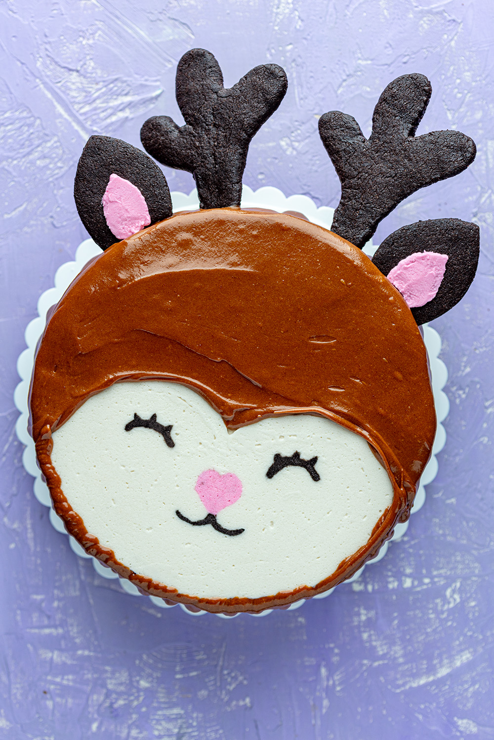 X-Mas Reindeer Cake | bakehoney.com