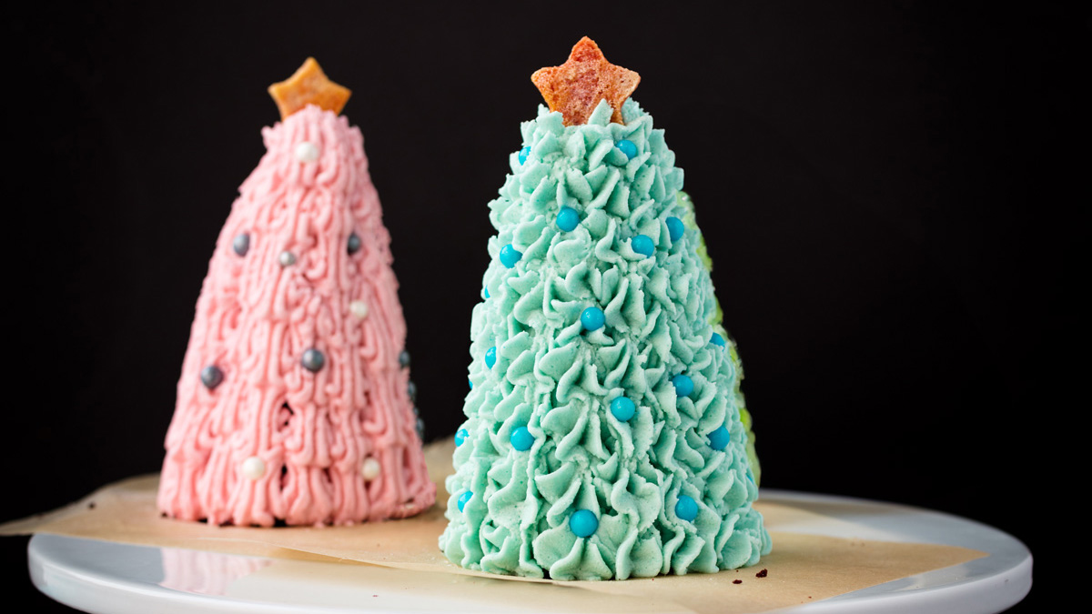 mini pastel vegan christmas tree cakes.