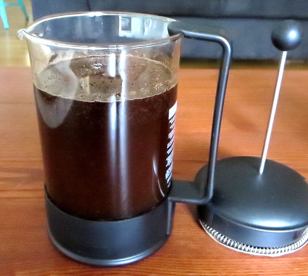 making cold brew coffee