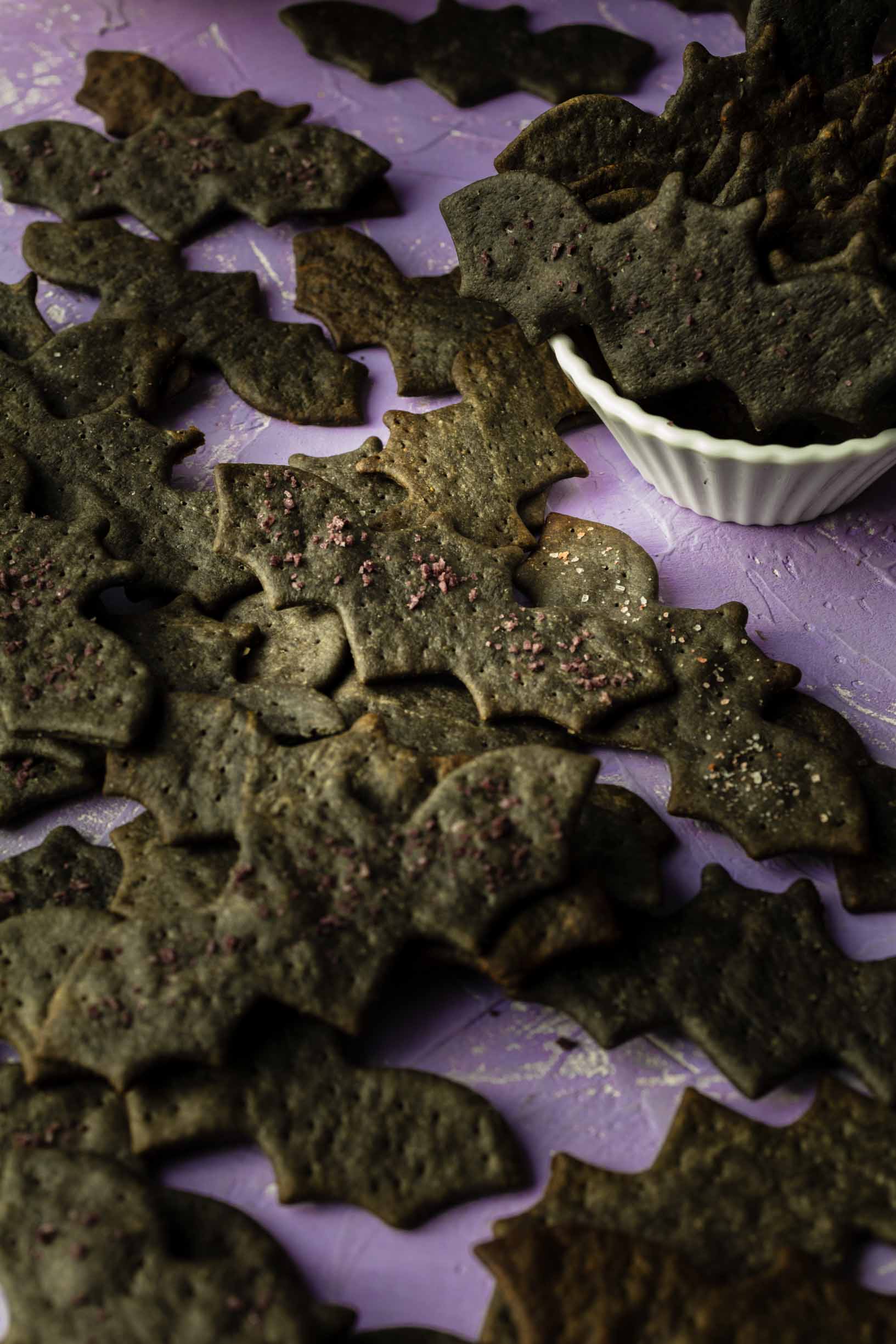 black tahini bat crackers