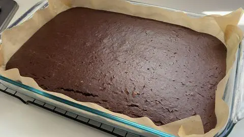 a one-layer chocolate cake in a lasagna pan.