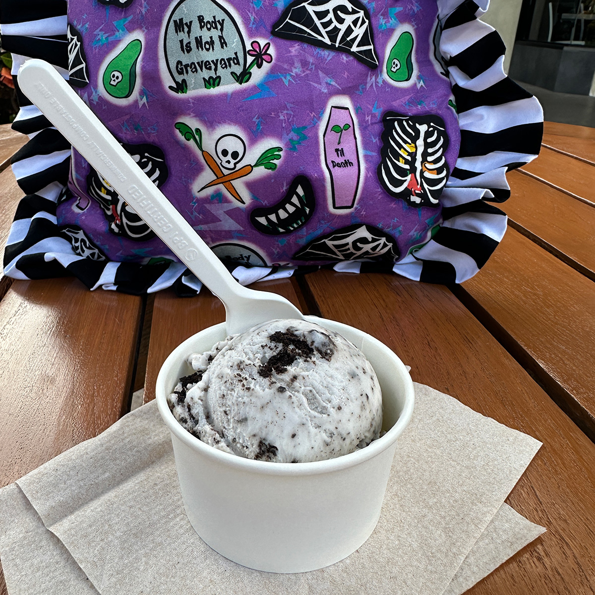 vegan cookies n cream ice cream at Baskin Robbins in Maui.