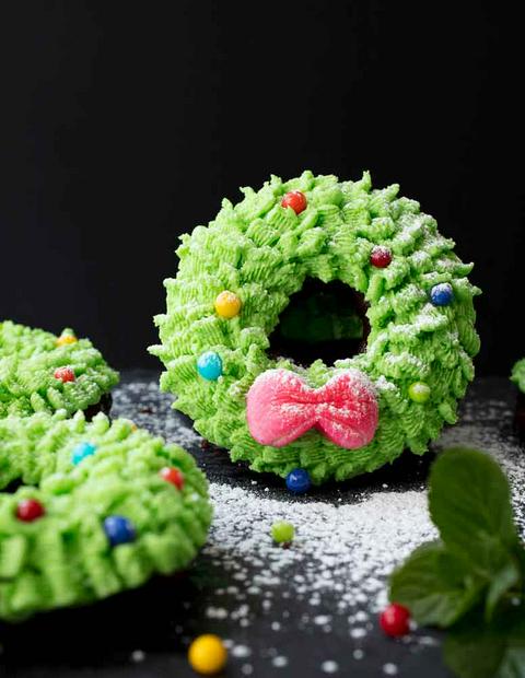 https://vegandollhouse.com/images/mini-wreath-cakes/mini-wreath-cake-480w.jpg