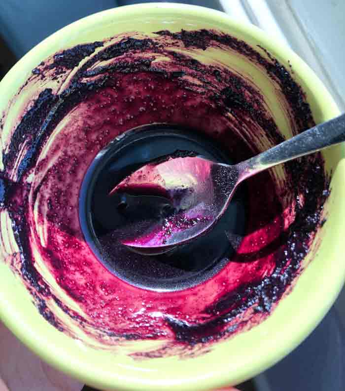 making natural purple food color with superfoods