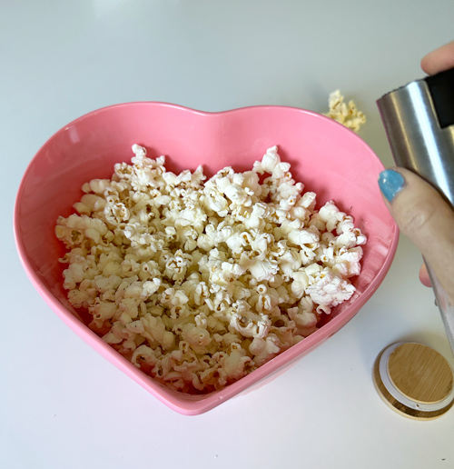 Homemade Dill Pickle Popcorn - Fork in the Kitchen