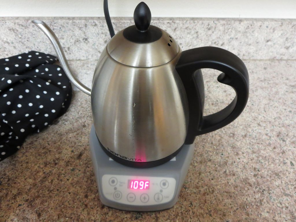 Electric kettle at 109 degrees