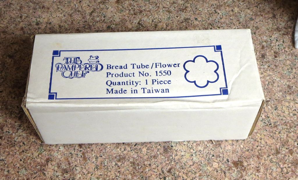 Pampered Chef scalloped bread tube