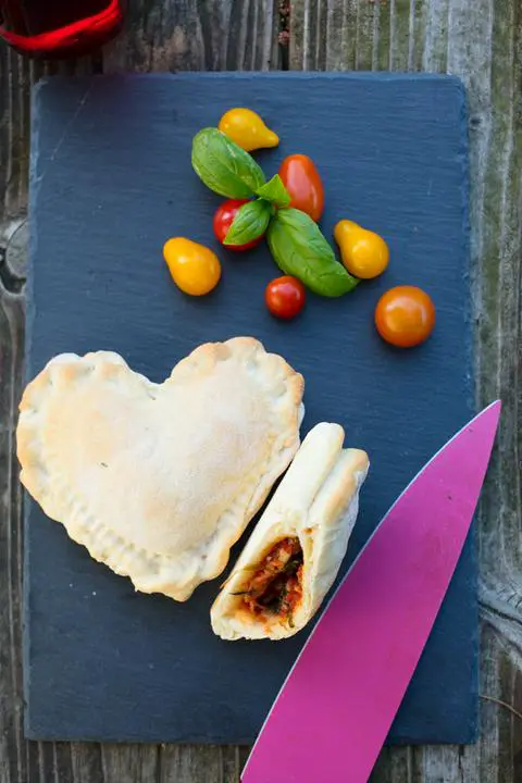 vegan heart pizza pockets