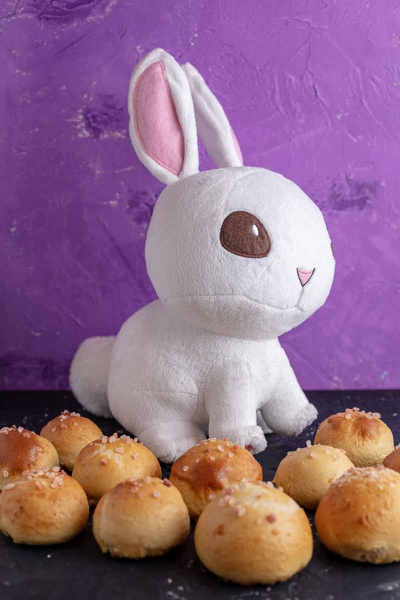 Stuffed Bunny Tail Pretzel Bites