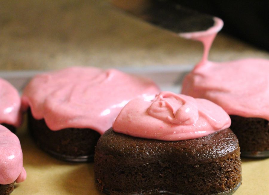 vegan pink cream cheese icing