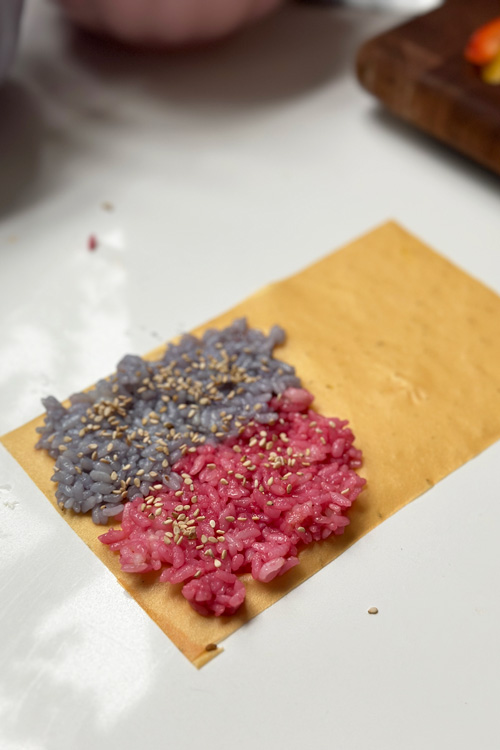 assembling the temaki sushi cones