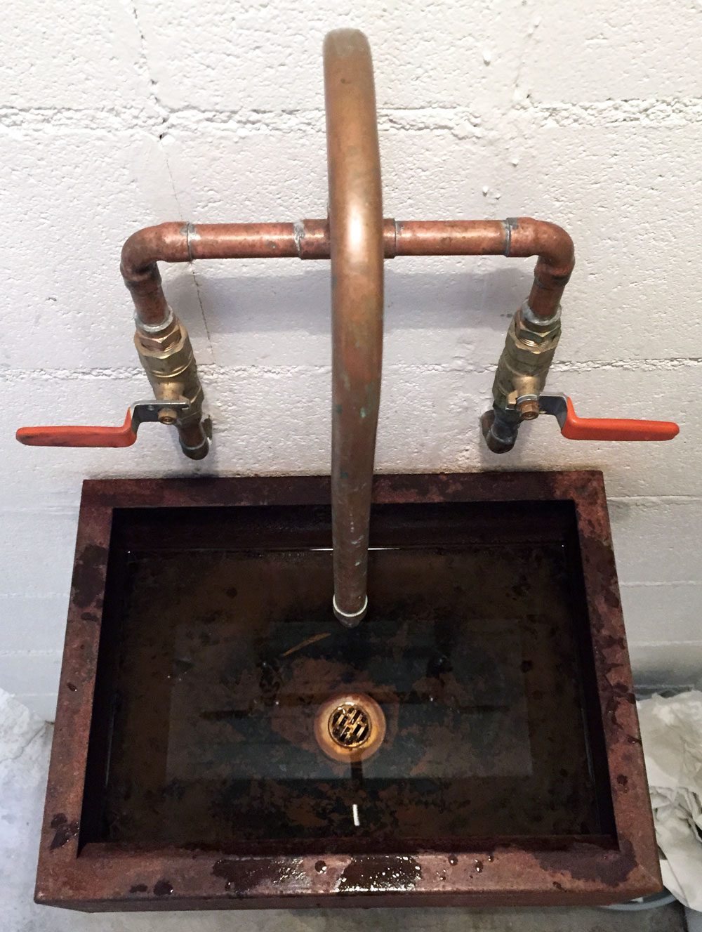 copper sink at Deus Ex Machina